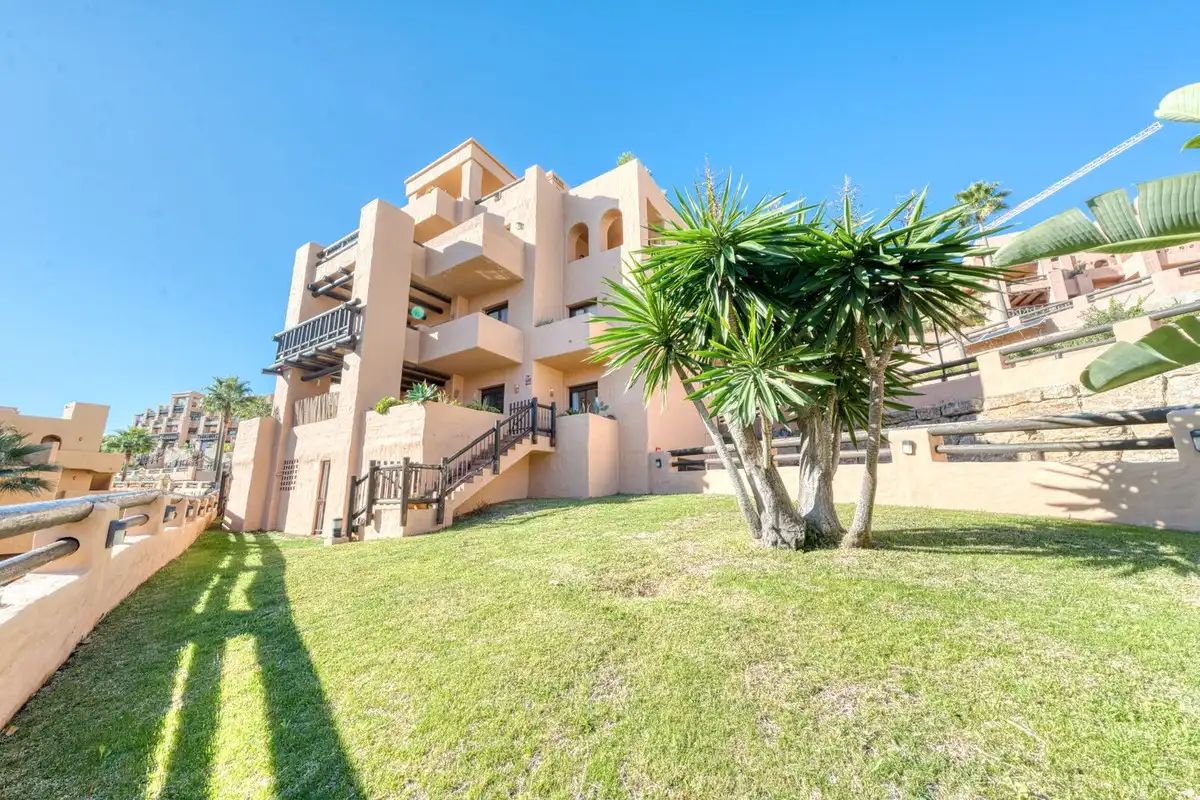 Vista exterior de Planta baja en venta en Manilva con Aire acondicionado, Terraza y Trastero