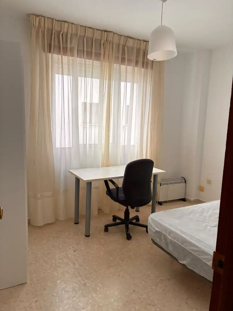Piso con terraza en alquiler en Maria Auxiliadora - Barriada de Llera, imagen 13