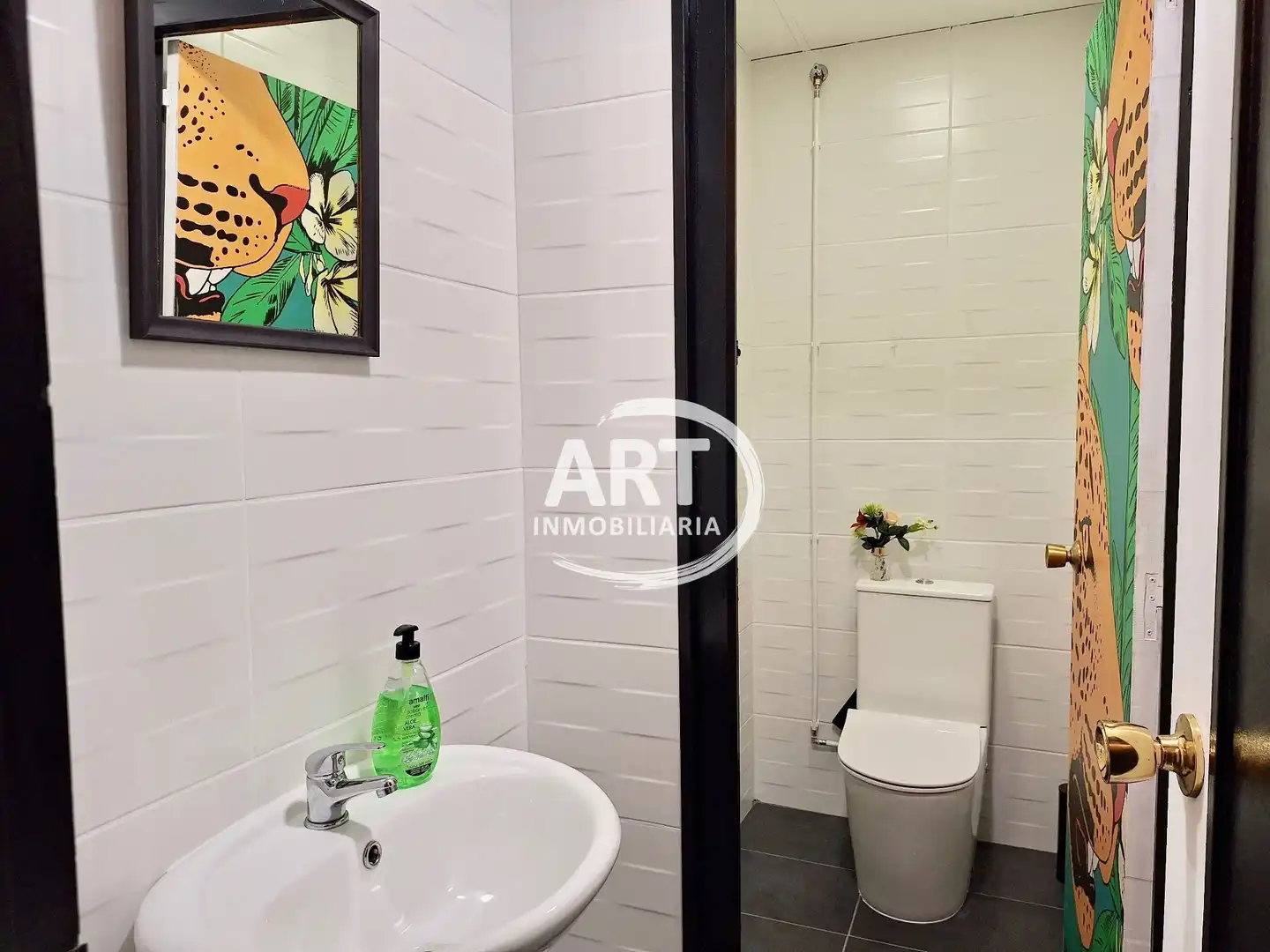 Bathroom of Commercial properties for sale in Bétera  with Air Conditioner and Furnished