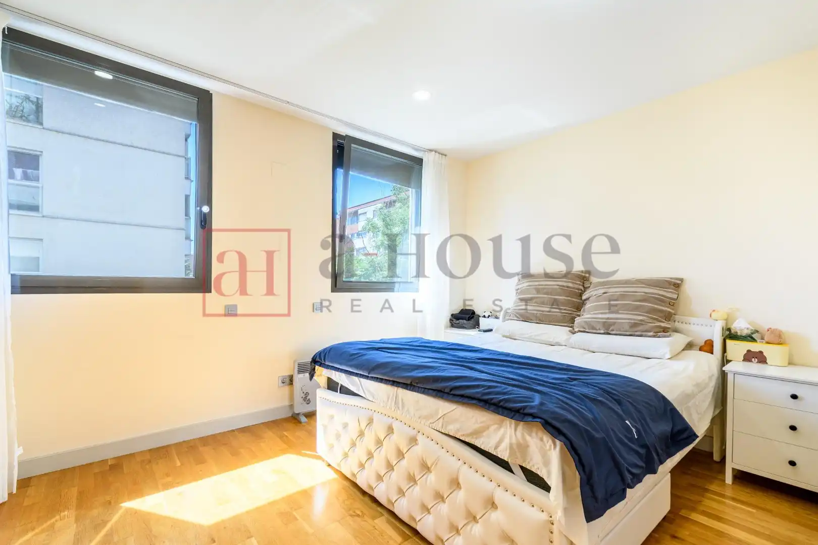 Schlafzimmer von Wohnung zum Verkauf in Barcelona mit Heizung, Parkett und Terrasse