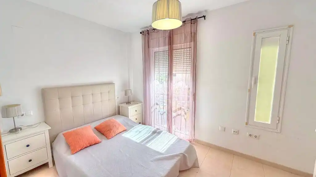 Habitación de Casa adosada de alquiler en Vélez-Málaga con Aire acondicionado, Terraza y Piscina