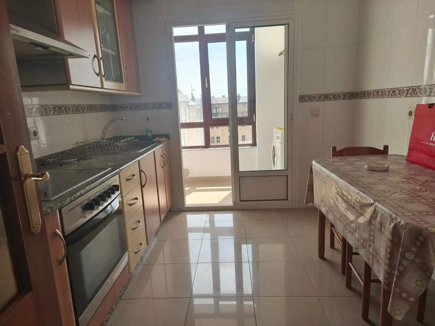 Cocina de Piso de alquiler en Lugo con Calefacción, Terraza y Trastero