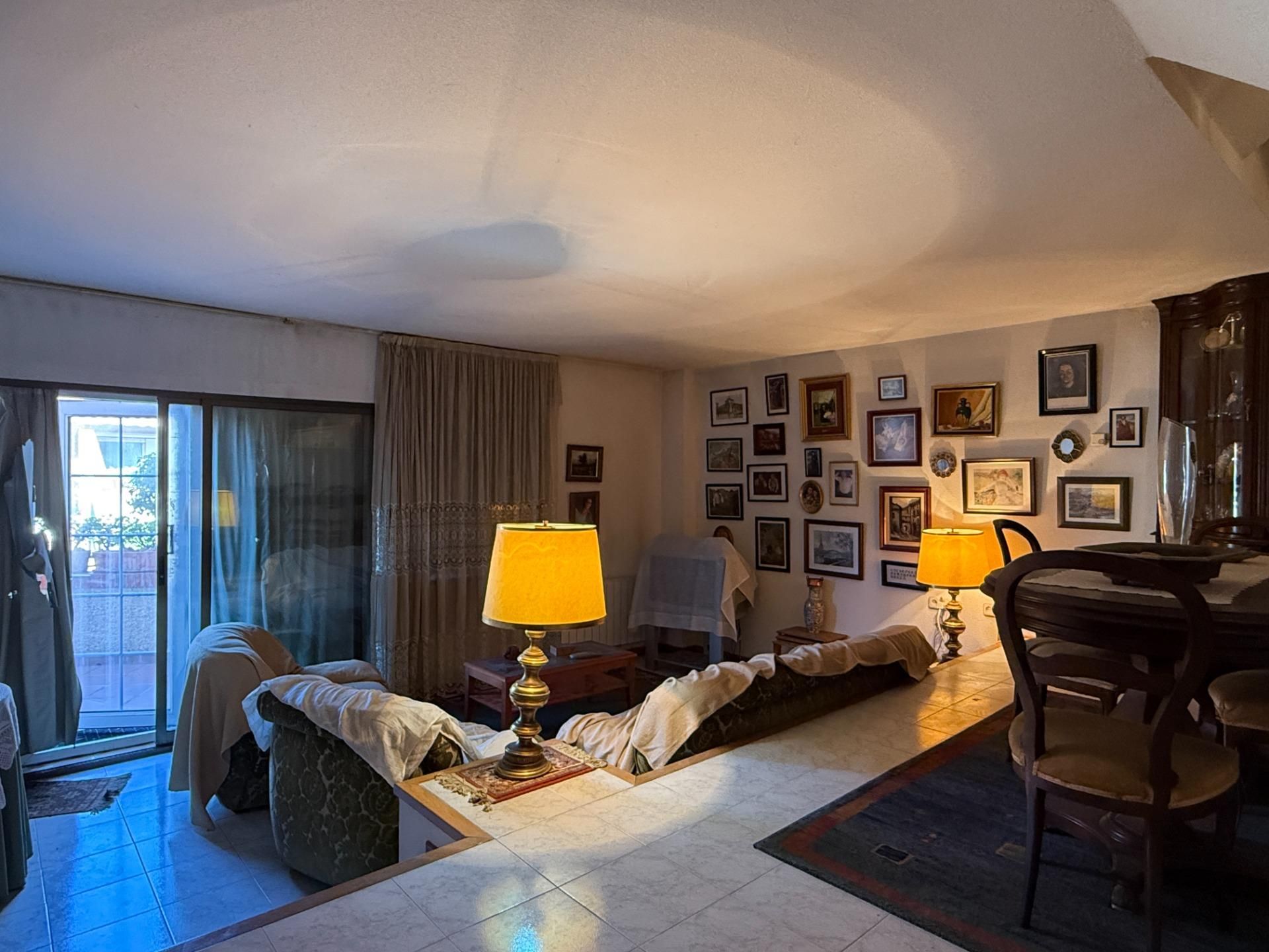 Sala de estar de Casa adosada en venta en Guadalajara Capital con Calefacción, Terraza y Amueblado