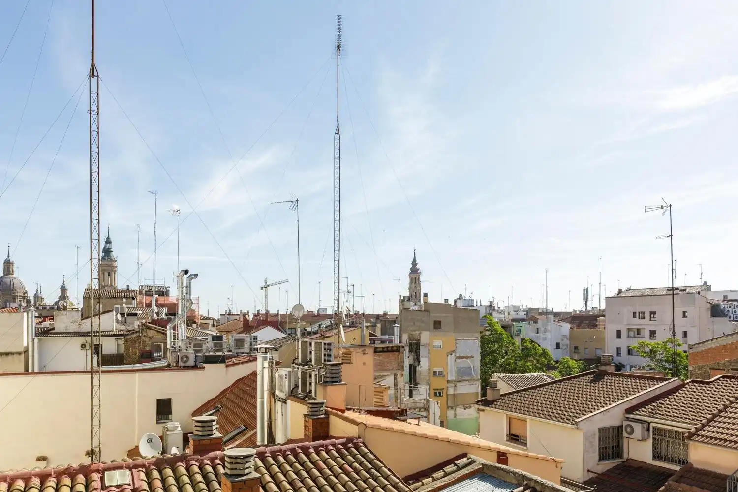 Vista exterior de Àtic en venda en Zaragoza amb Calefacció, Parquet i Balcó