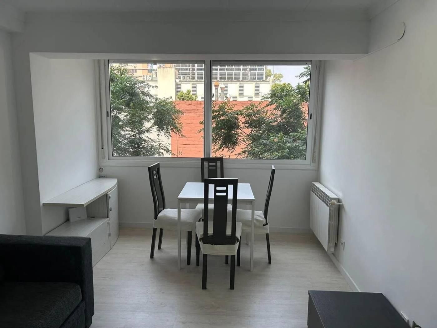 Dining room of Flat to rent in  Barcelona Capital  with Air Conditioner, Heating and Parquet flooring