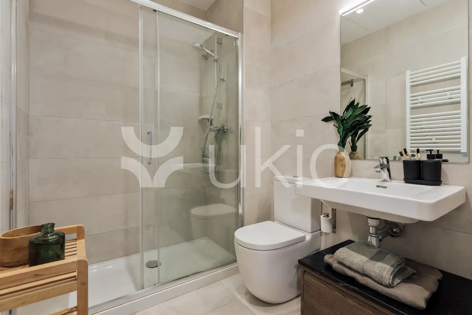 Bathroom of Apartments for rent in Barcelona  with Air Conditioner, Heating and Furnished