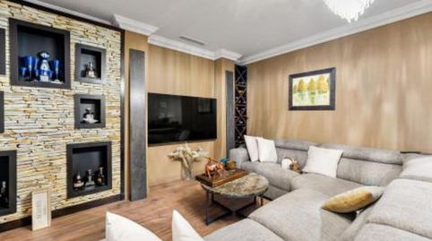 Photo 3 of Ground floor for sale in Los Arqueros - Puerto del Almendro, Benahavís