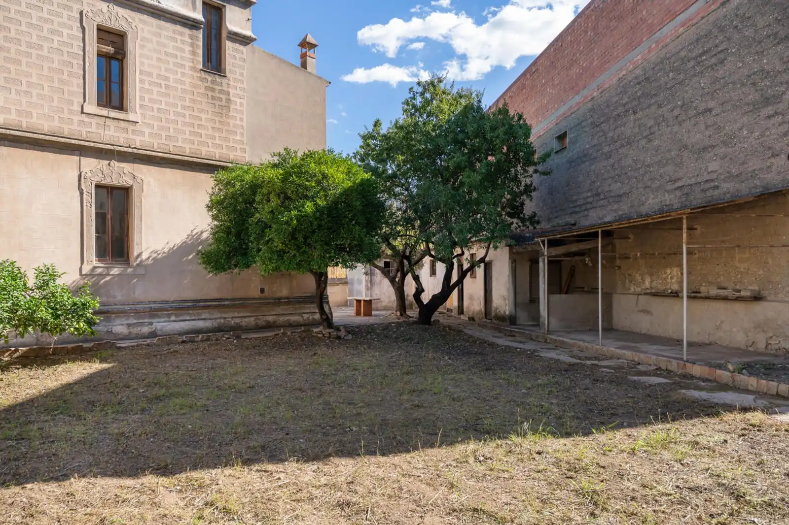 Vista exterior de Casa o chalet en venta en Sant Feliu de Llobregat con Calefacción, Jardín privado y Terraza