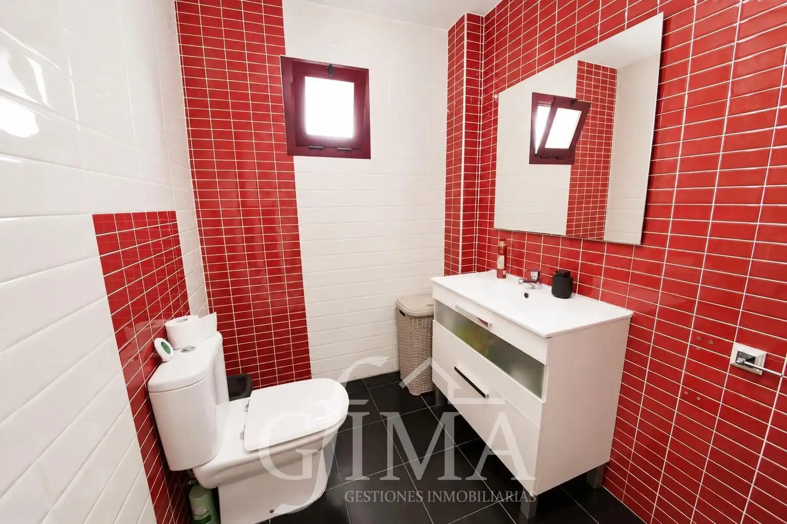 Baño de Casa adosada en venta en Tomelloso con Calefacción y Amueblado