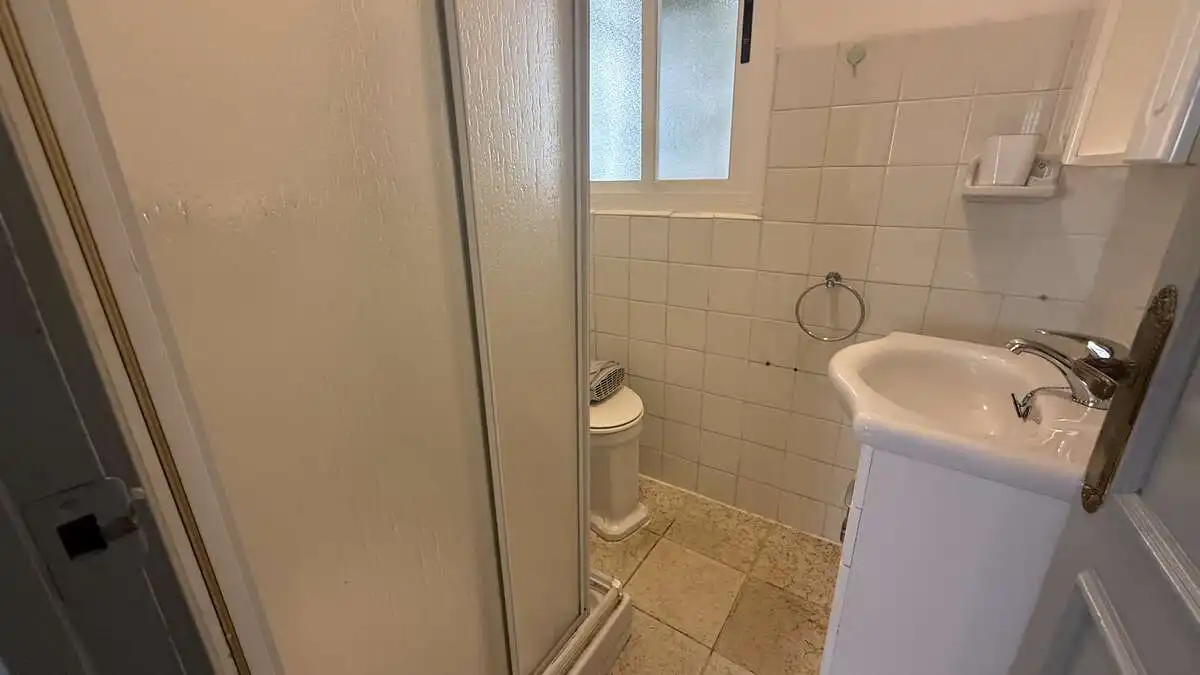 Bathroom of Flat for rent in Granada  with Furnished and Balcony