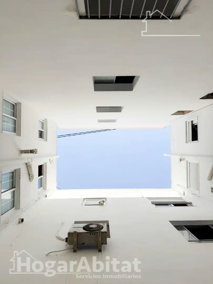 Exterior view of Flat for sale in Paterna  with Terrace and Balcony