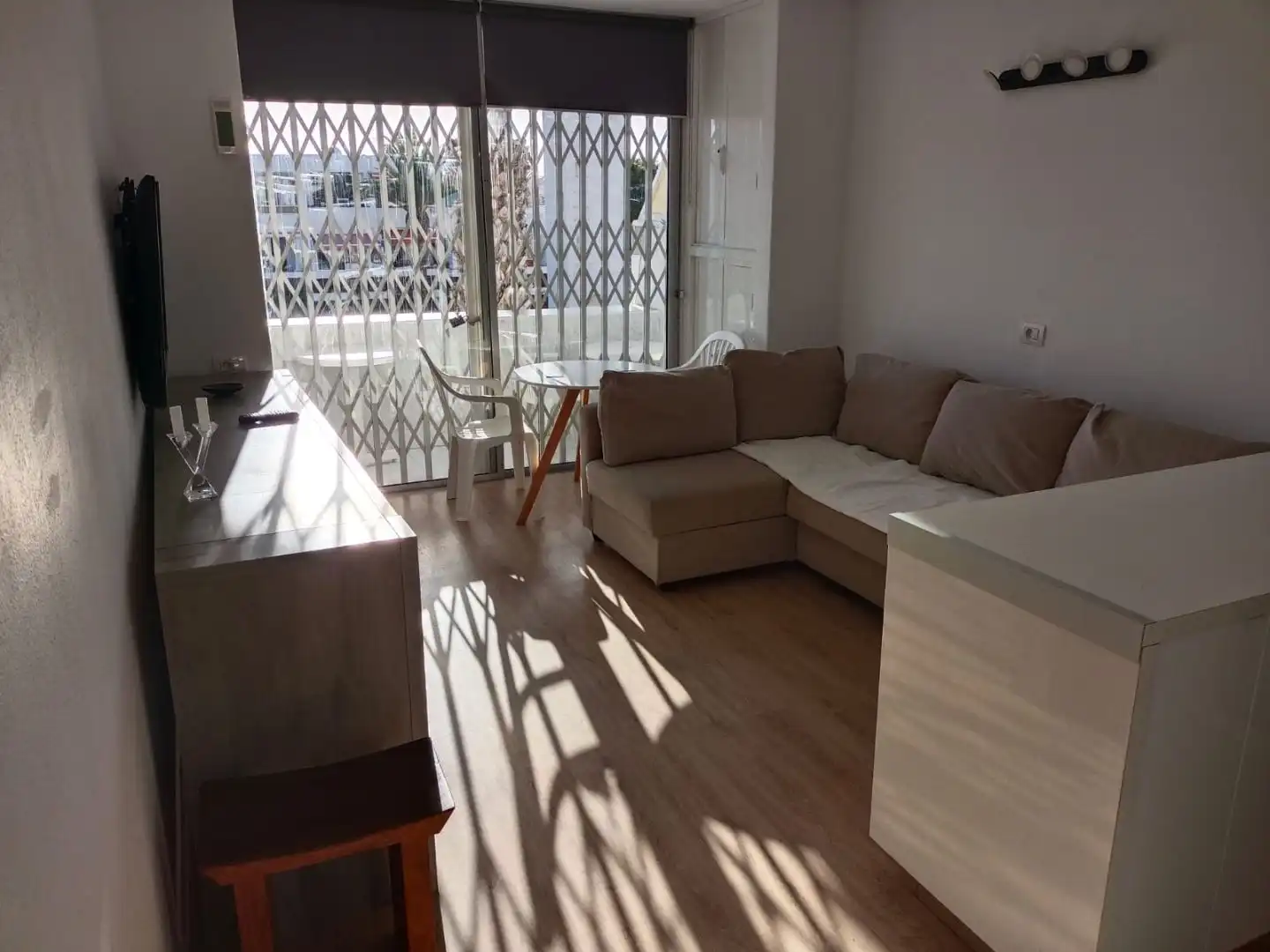 Sala d'estar de Apartament de lloguer en Arona amb Parquet, Moblat i Forn