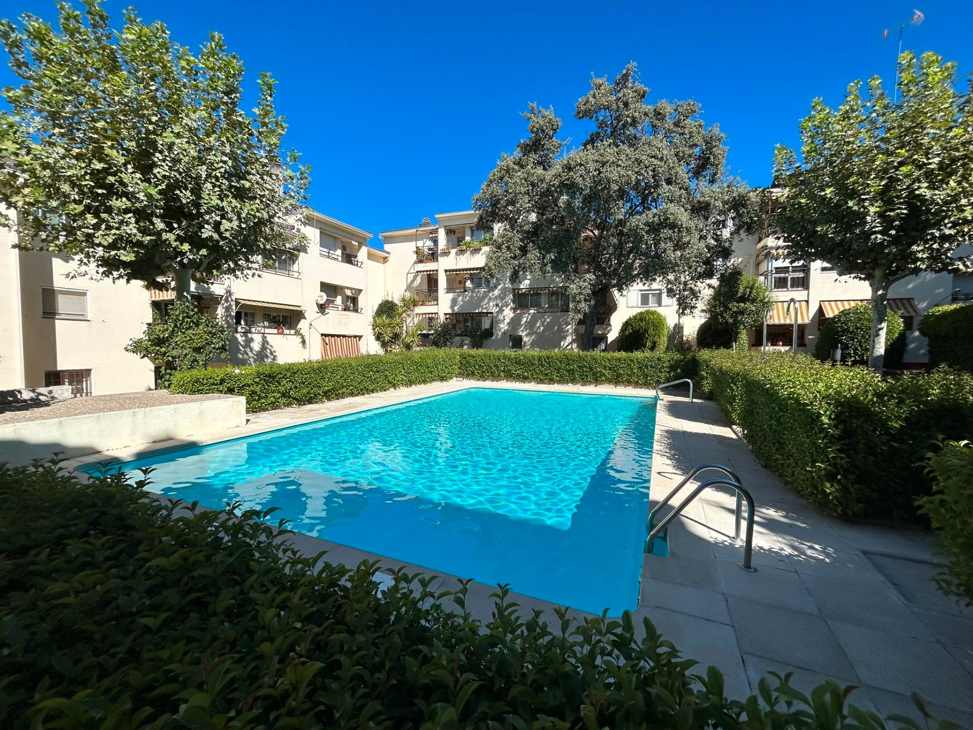 Piscina de Piso de alquiler en Torrelodones con Calefacción, Parquet y Terraza