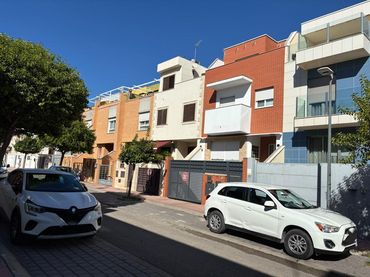 Casa a schiera in vendita a Calle Notario Alfonso Luis Sanchez Fernandez 51