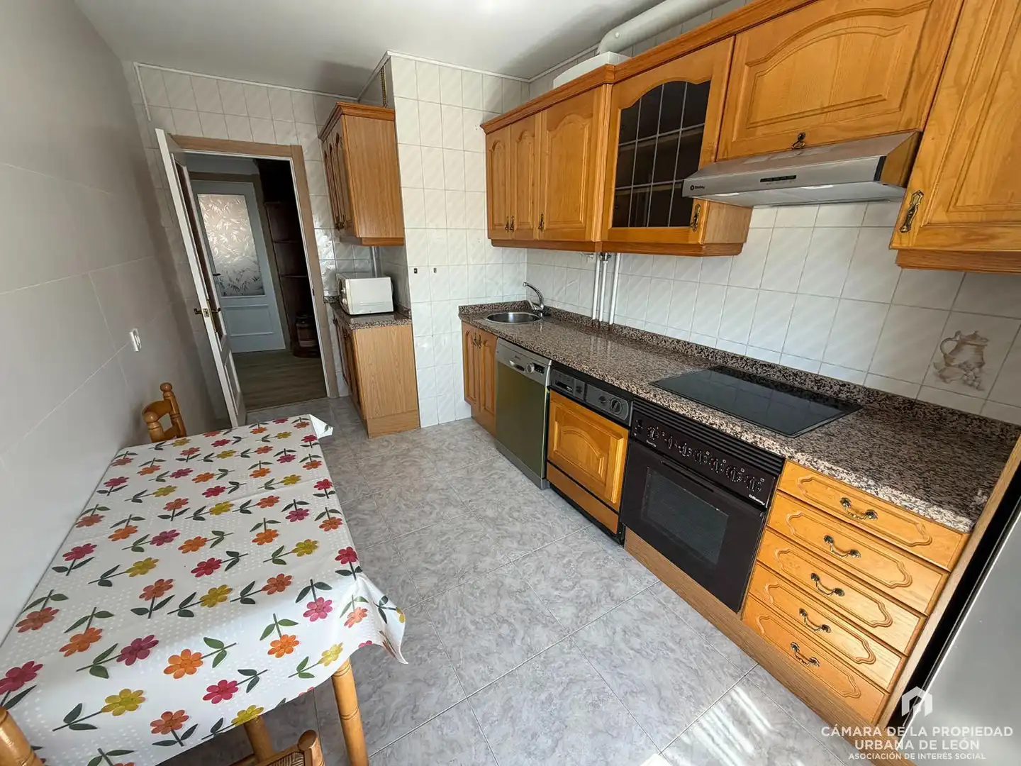 Küche von Wohnung zur Miete in León Capital  mit Heizung und Möbliert
