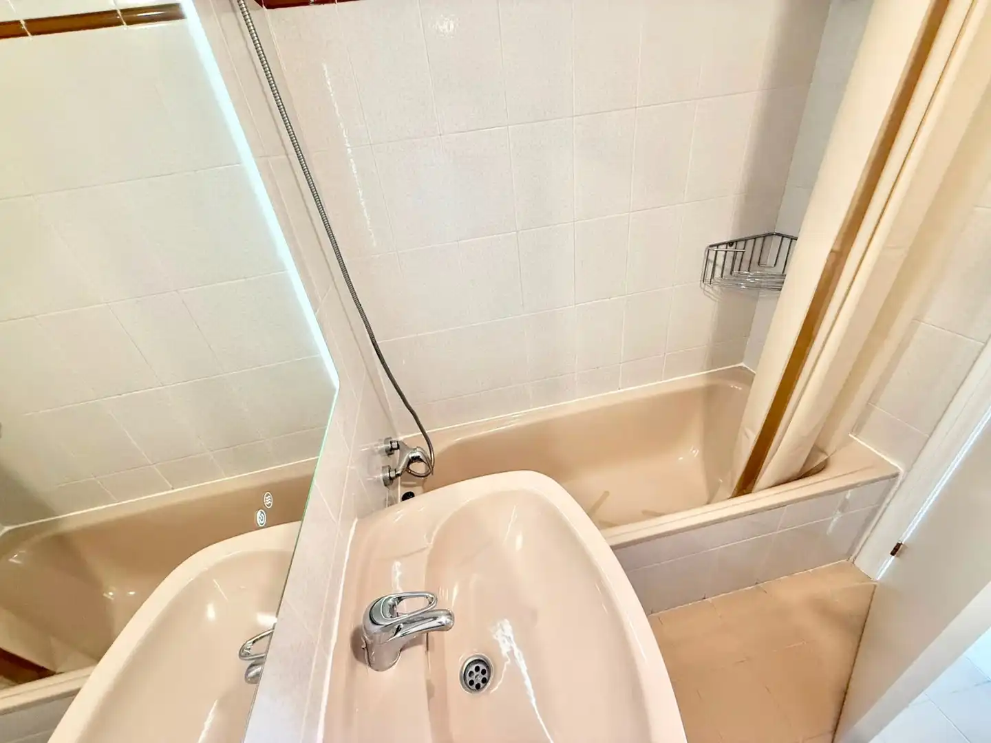 Bany de Apartament de lloguer en Finestrat amb Aire condicionat, Calefacció i Piscina