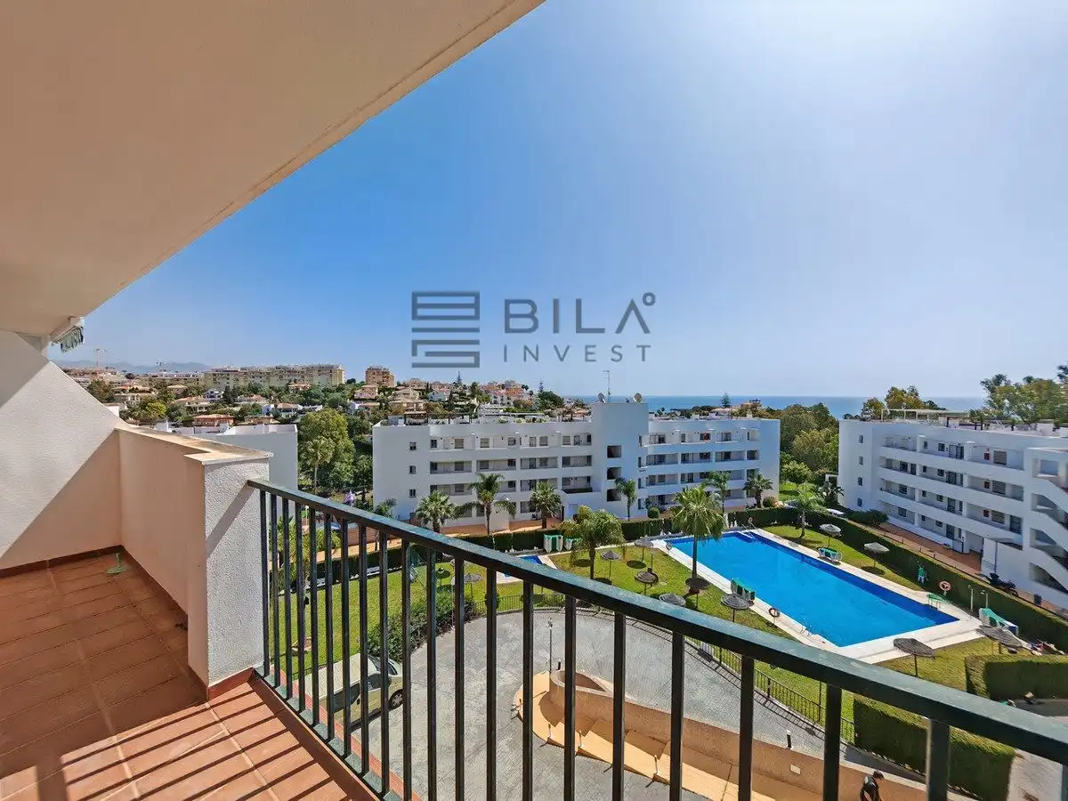 Vista exterior de Pis en venda en Mijas amb Piscina, Moblat i Piscina comunitària