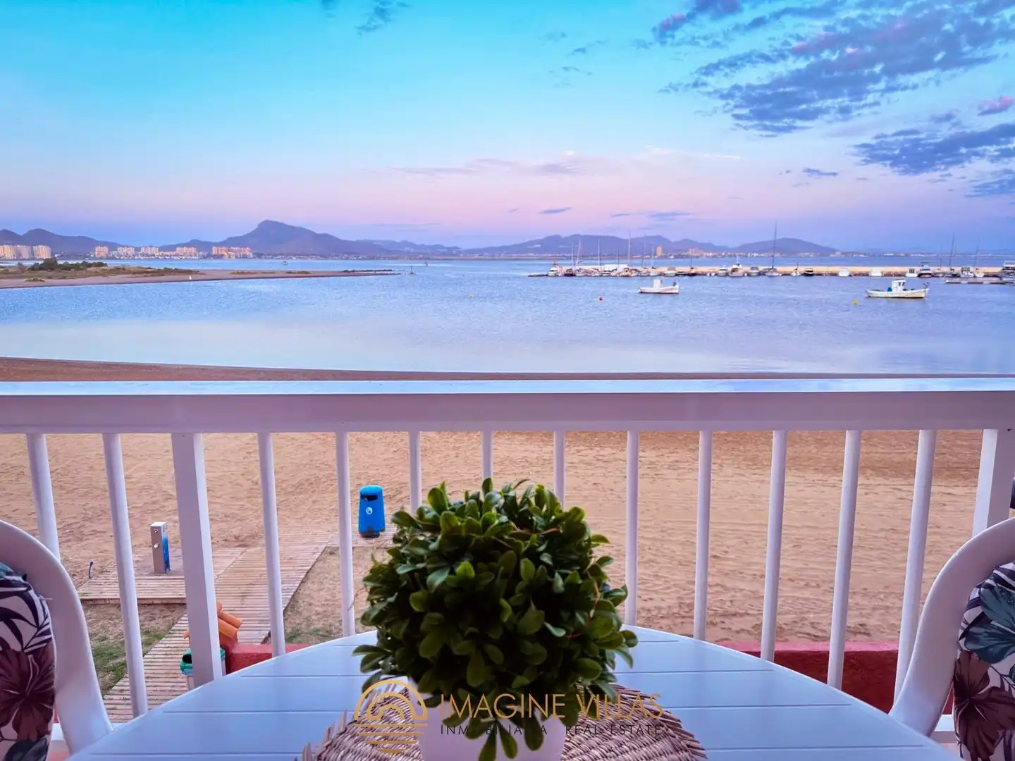 Apartamento en venta en La Manga del Mar Menor con Amueblado y Piscina comunitaria
