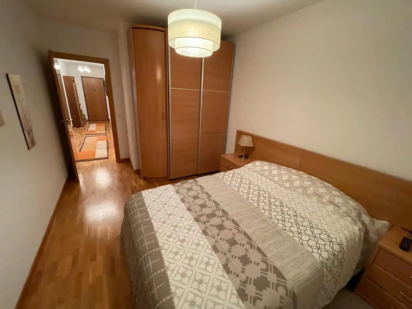Dormitori de Apartament en venda en Castañares de Rioja amb Calefacció, Moblat i Forn