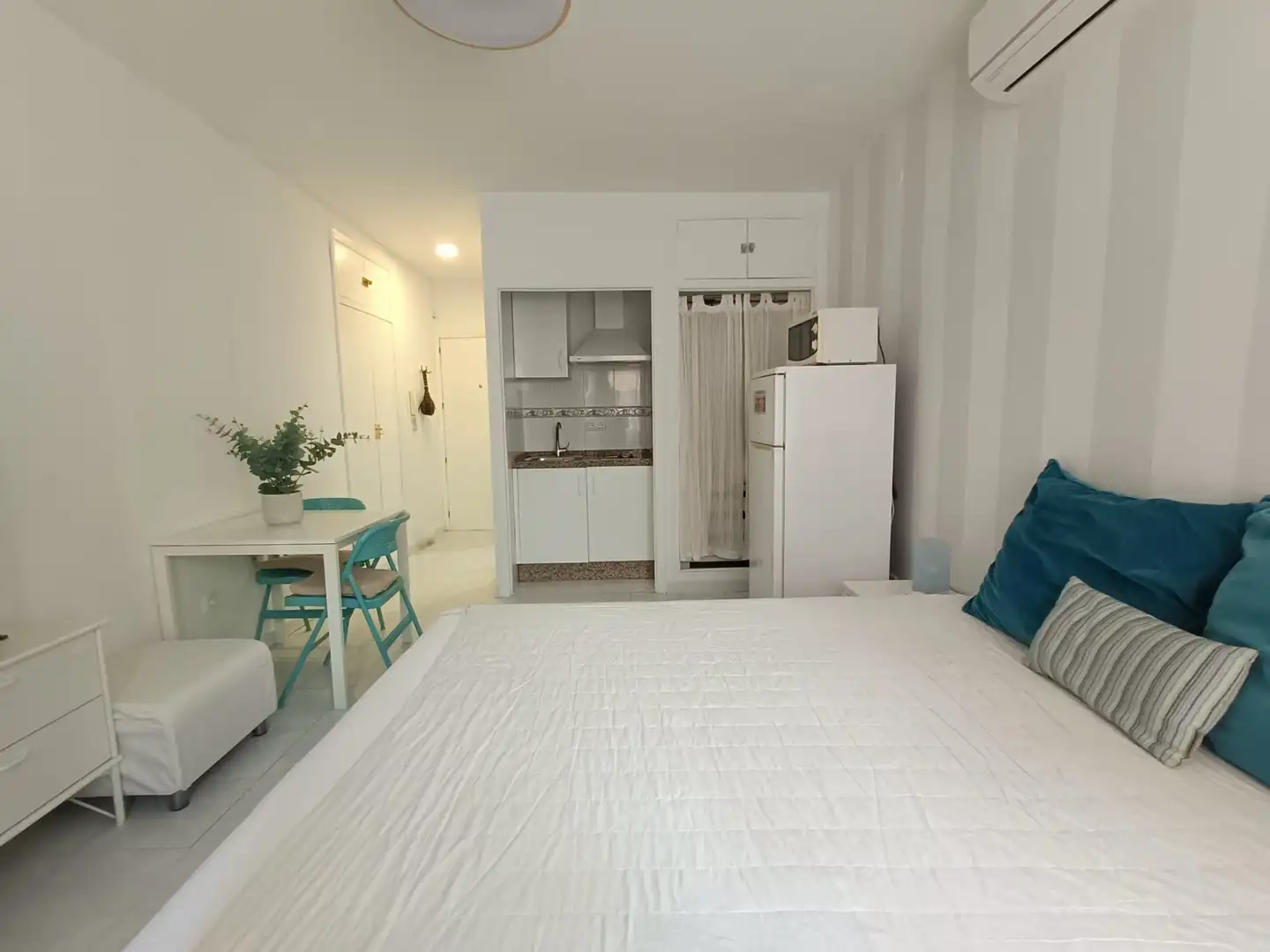 Bedroom of Study for rent in Sevilla  with Air Conditioner, Heating and Furnished