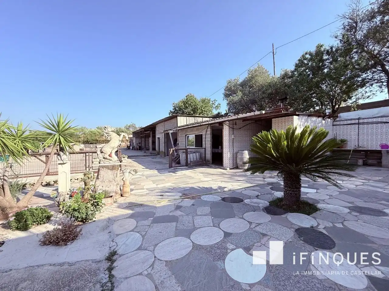 Vista exterior de Finca rústica en venda en Castellar del Vallès amb Aire condicionat, Jardí privat i Terrassa