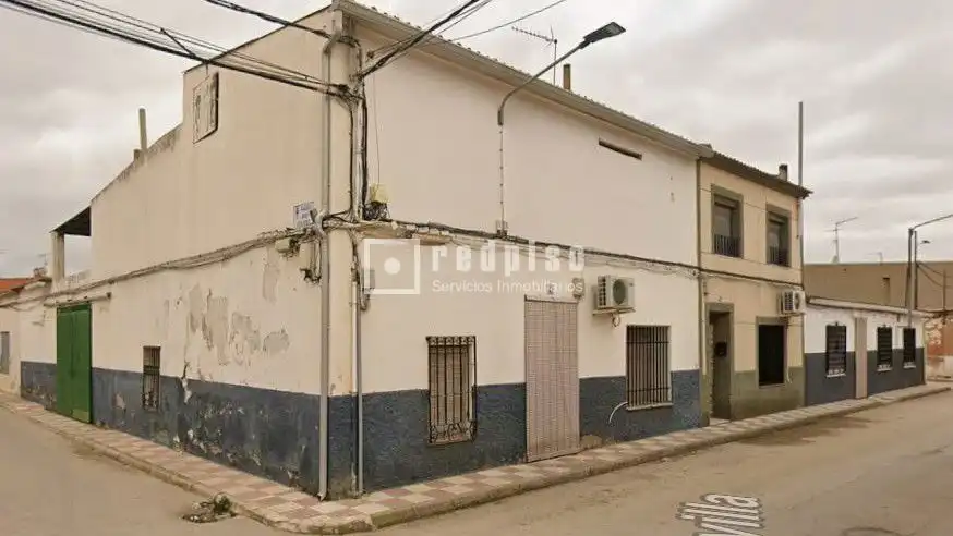House with garden for sale in La Villa de Don Fadrique