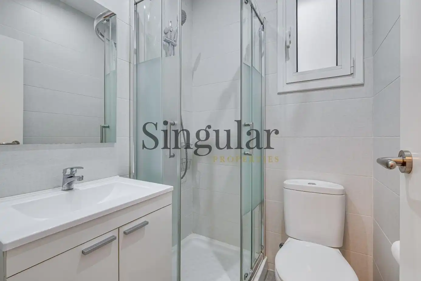 Habitación de Piso en venta en Barcelona con Aire acondicionado y Calefacción