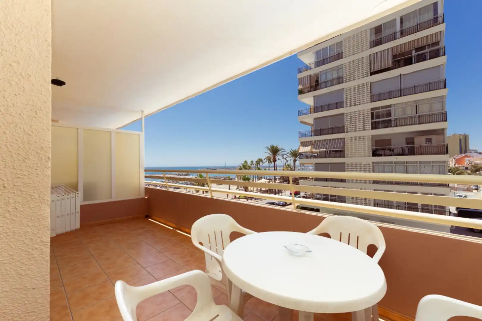 Apartamento con piscina en venta en Puerto Deportivo, imagen 2