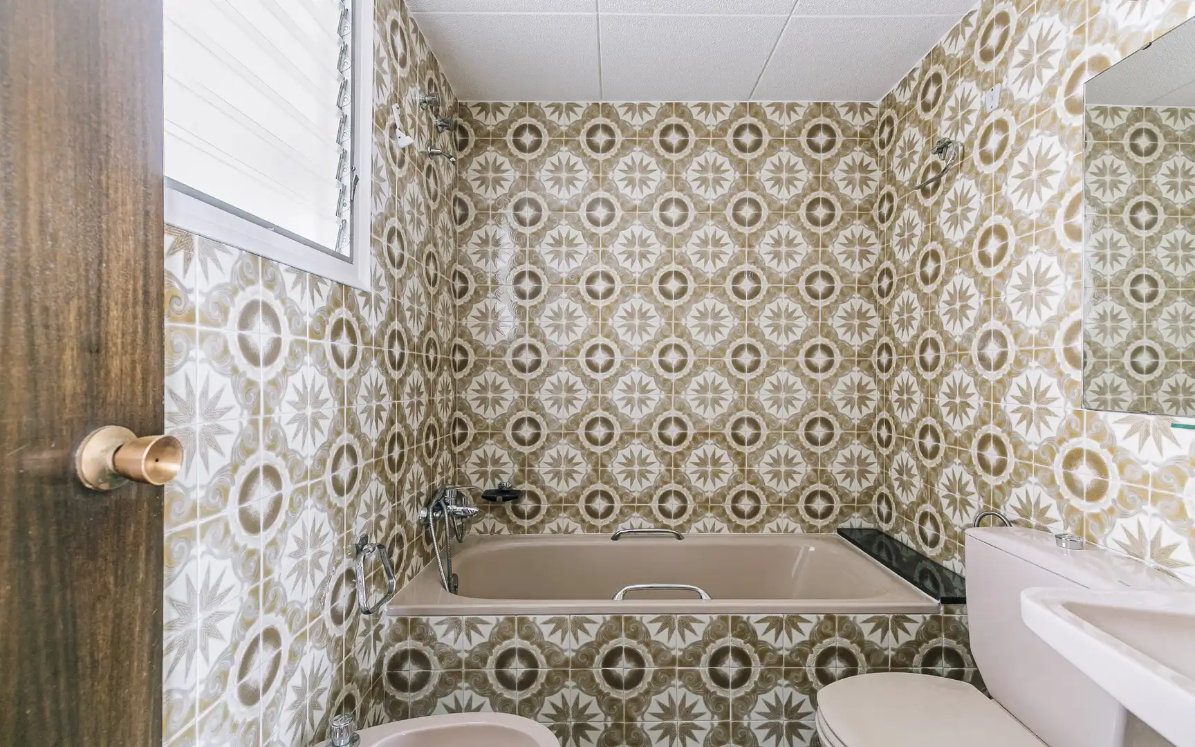 Baño de Ático en venta en Barcelona con Calefacción y Terraza