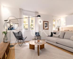 Sala d'estar de Apartament de lloguer en  Madrid Capital amb Aire condicionat