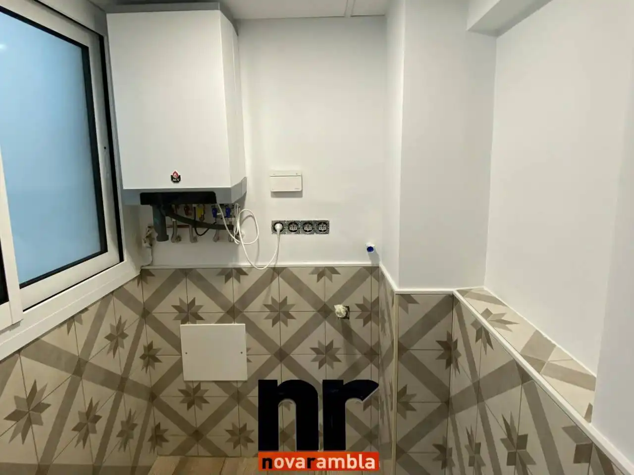 Bany de Pis en venda en Ripollet amb Calefacció i Balcó