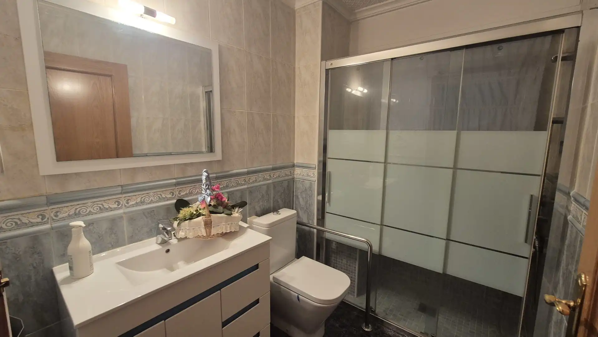 Bathroom of Flat for sale in Villena  with Storage room