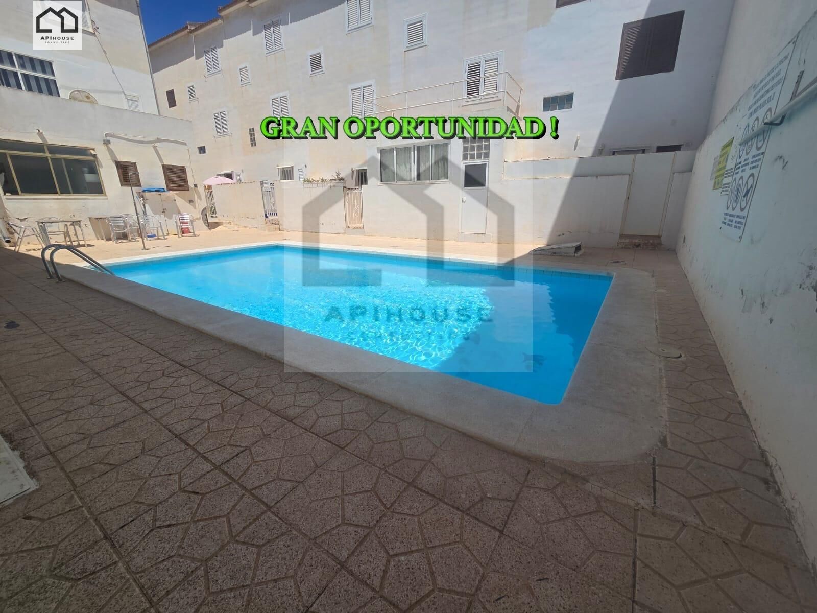 Piscina de Casa o xalet en venda en Torrevieja amb Terrassa i Piscina comunitària