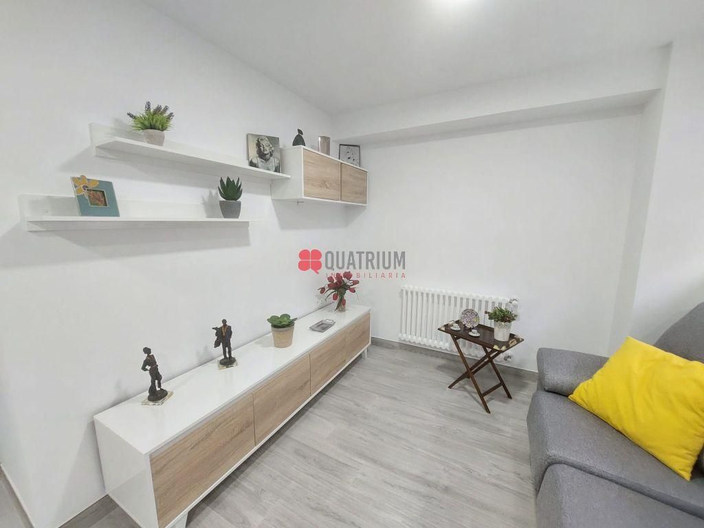 Living room of Planta baja to rent in Santiago de Compostela   with Furnished