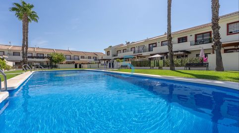 Elegante villa adosada de 3 dormitorios con acceso directo a la piscina en Ciudad Quesada! Situada en uno de los complejos cerrado, imatge 2