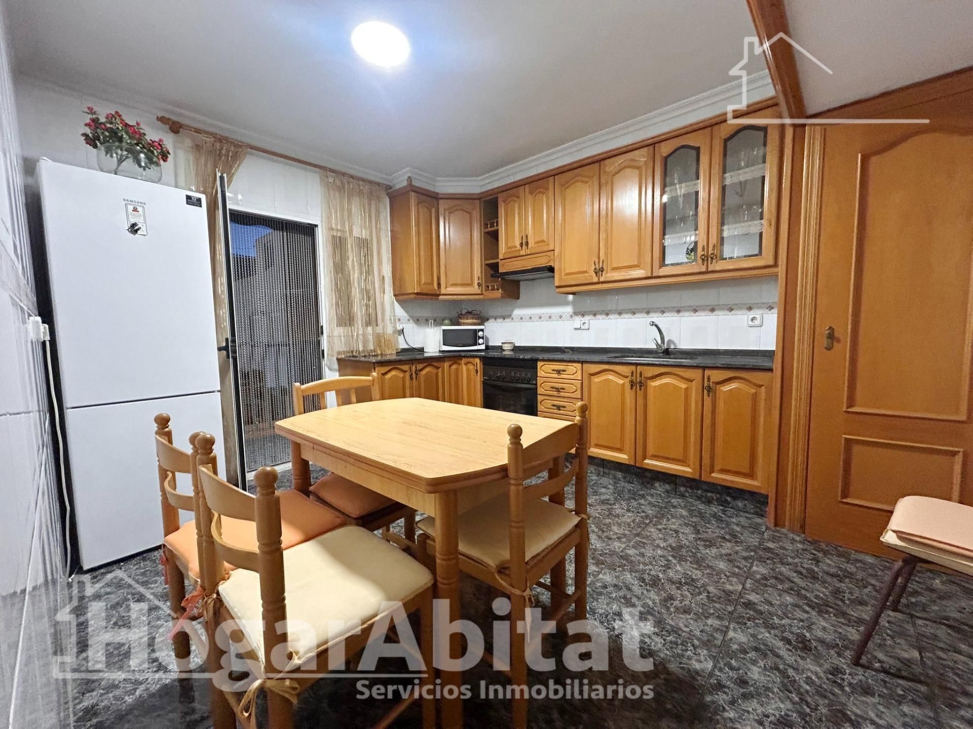 Cocina de Piso en venta en Sagunto / Sagunt con Terraza y Balcón