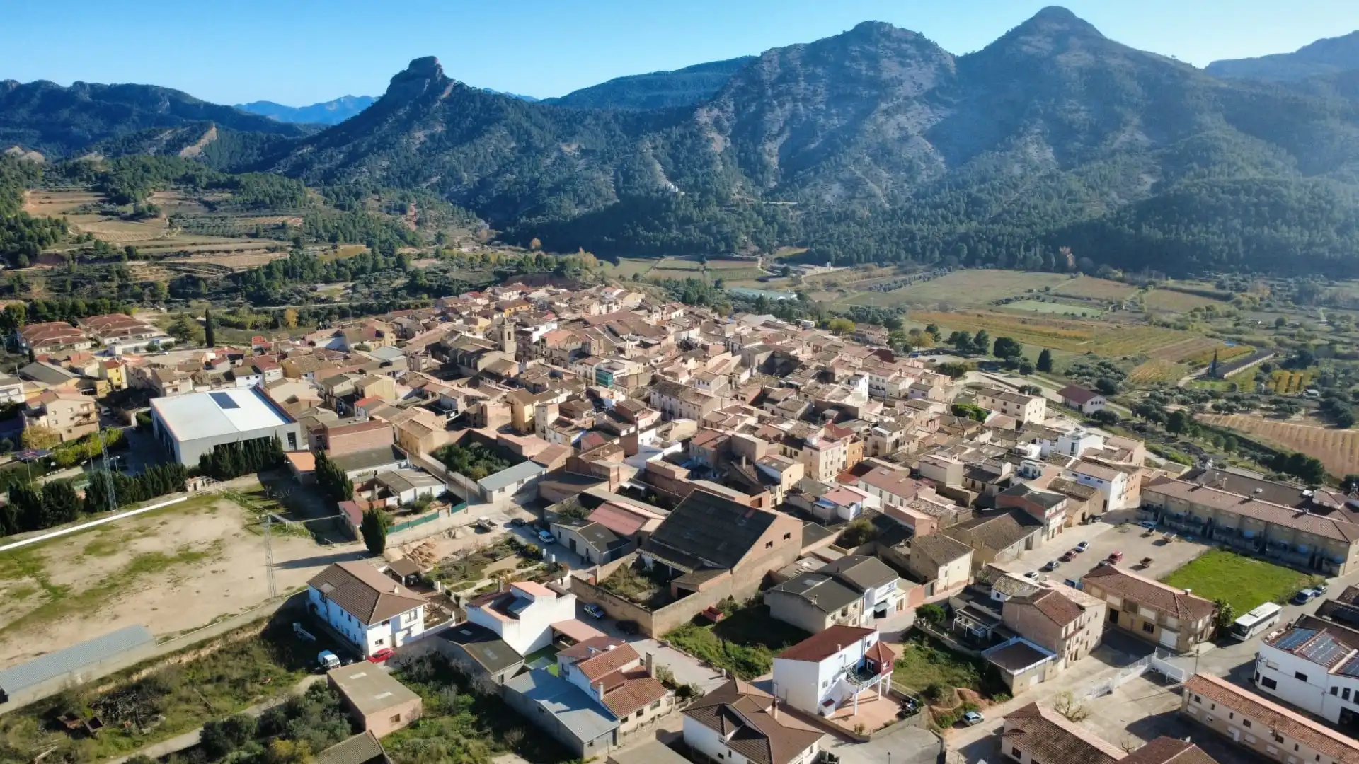 Exterior view of Buildings for sale in Bot