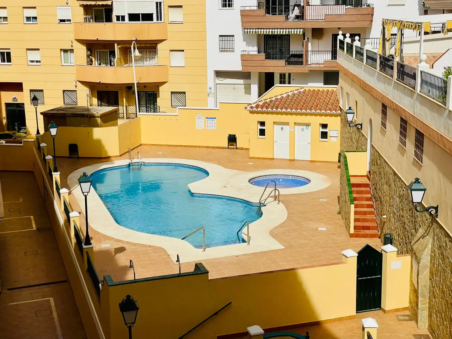 Piscina de Piso en venta en Torrox con Terraza, Horno y Piscina comunitaria