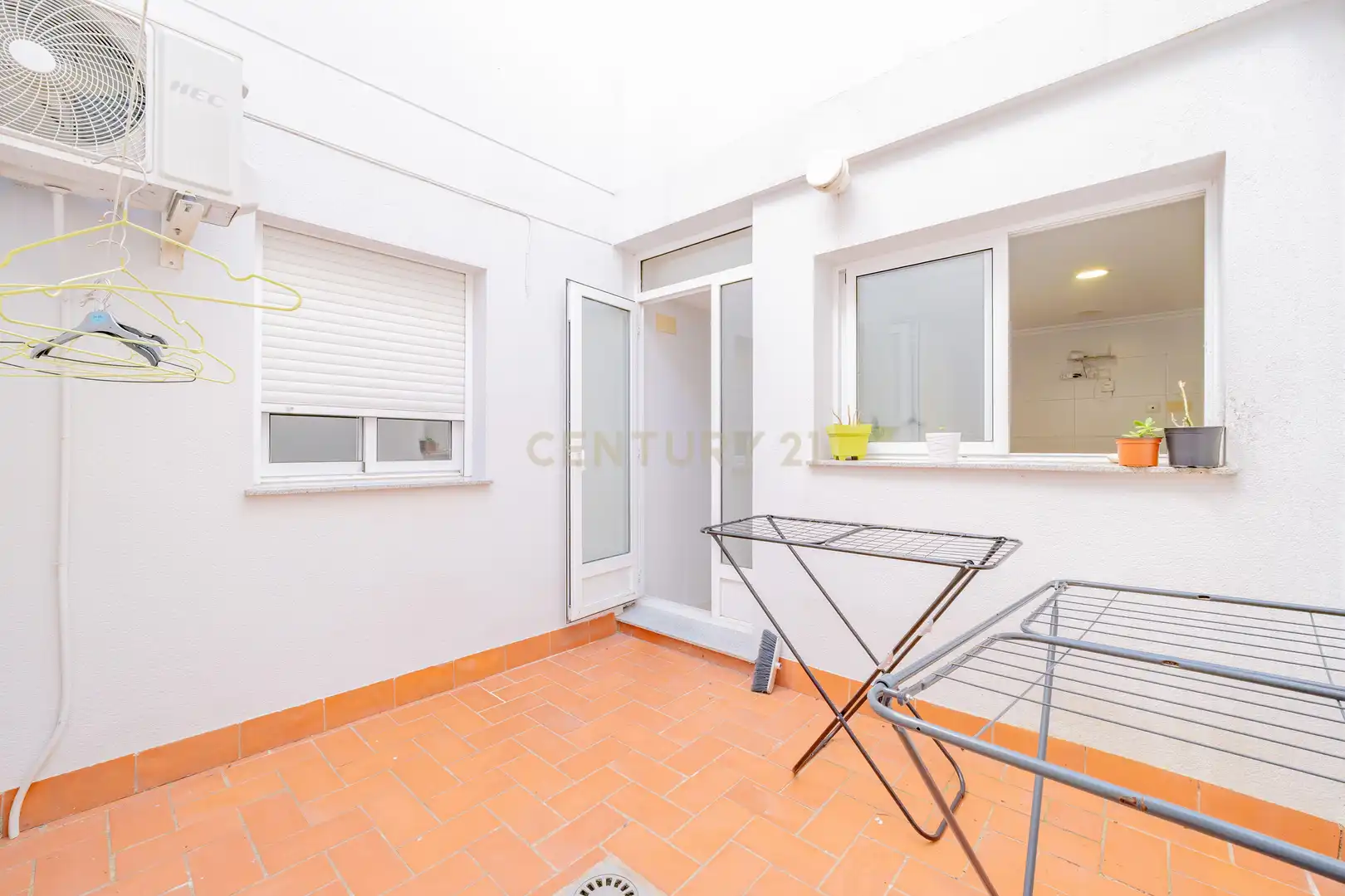 Balcony of Apartments for sale in La Pobla Llarga  with Air Conditioner, Oven and Balcony