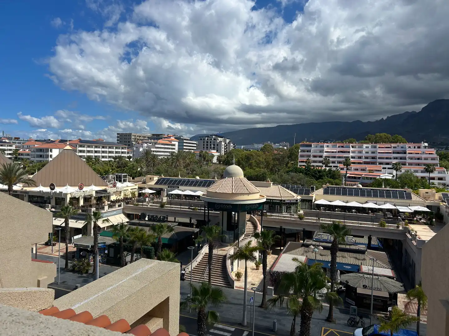 Außenansicht von Dachboden zum Verkauf in Arona mit Terrasse, Möbliert und Ofen