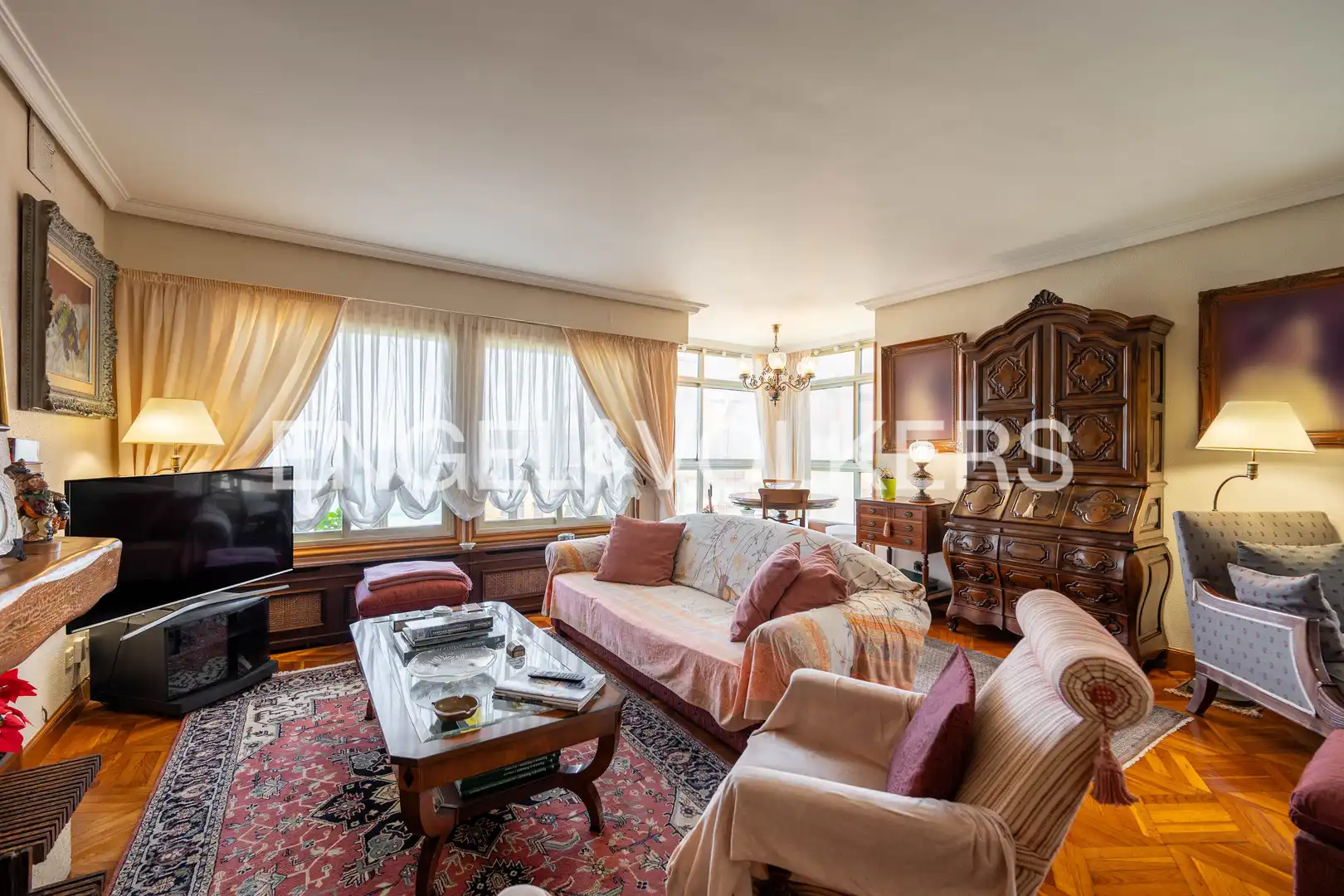 Sala de estar de Piso en venta en Zarautz con Calefacción, Parquet y Terraza