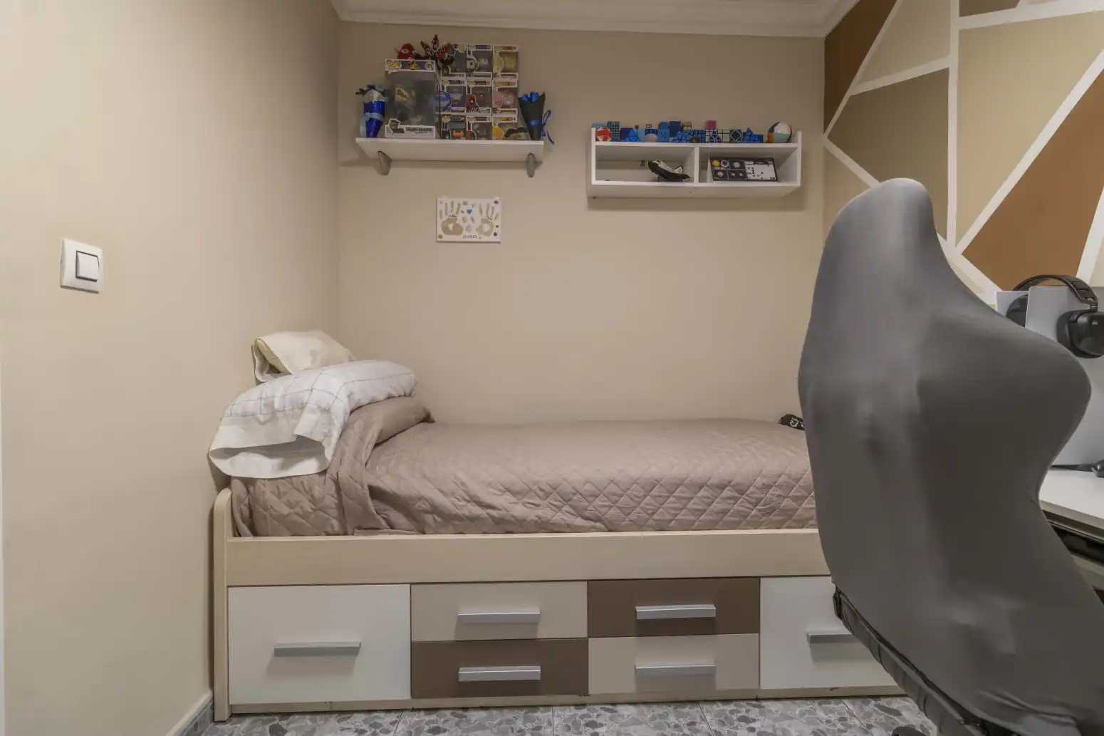 Bedroom of Flat for sale in Sevilla  with Air Conditioner, Storage room and Balcony