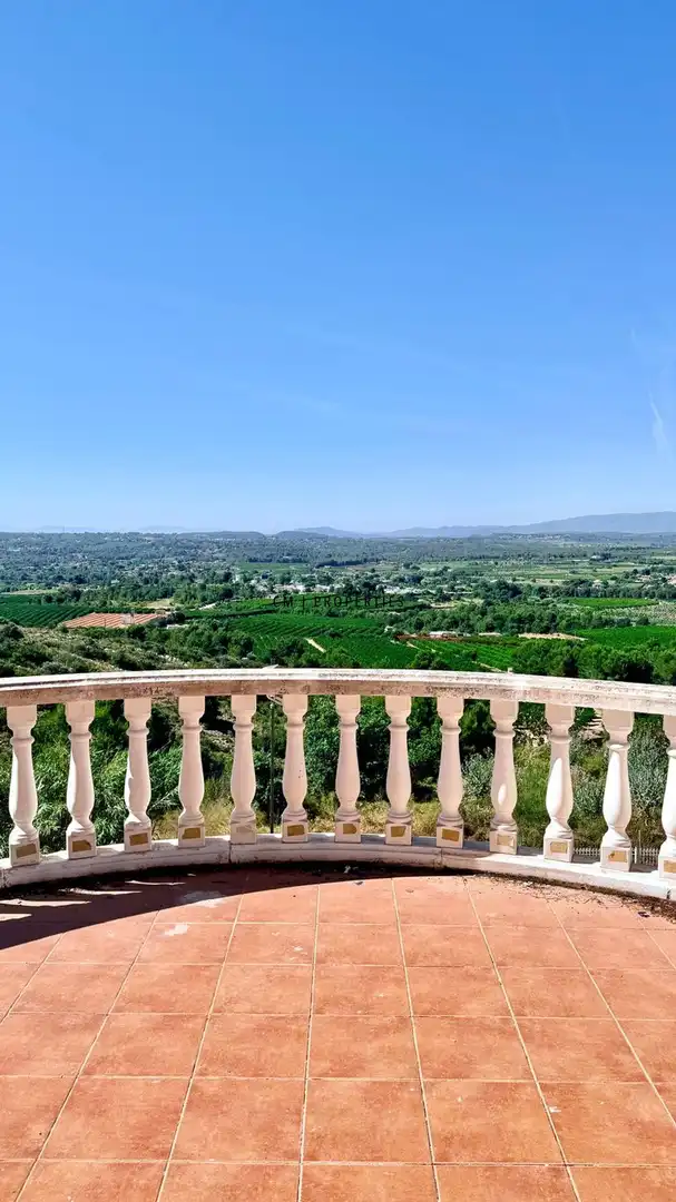 Casa o chalet en venta en Torrent con Terraza, Trastero y Piscina
