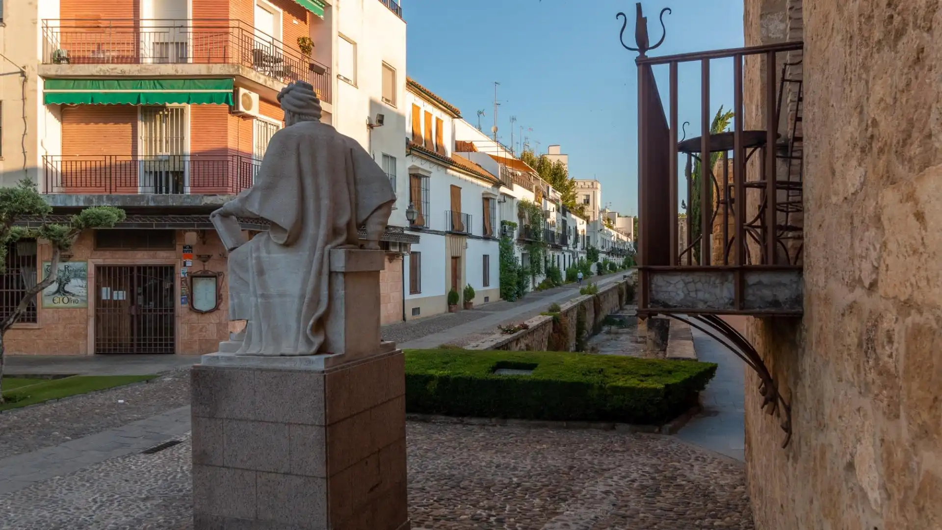 Vista exterior de Casa o chalet en venta en Córdoba con Terraza, Trastero y Amueblado