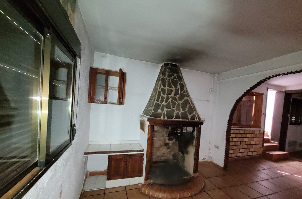 House or chalet for sale in Montroy  with Alarm