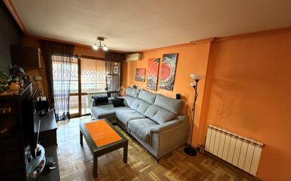 Sala d'estar de Pis en venda en San Fernando de Henares amb Aire condicionat, Terrassa i Traster
