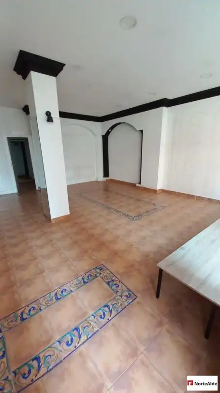 Local comercial en venda a Centro, imagen 2