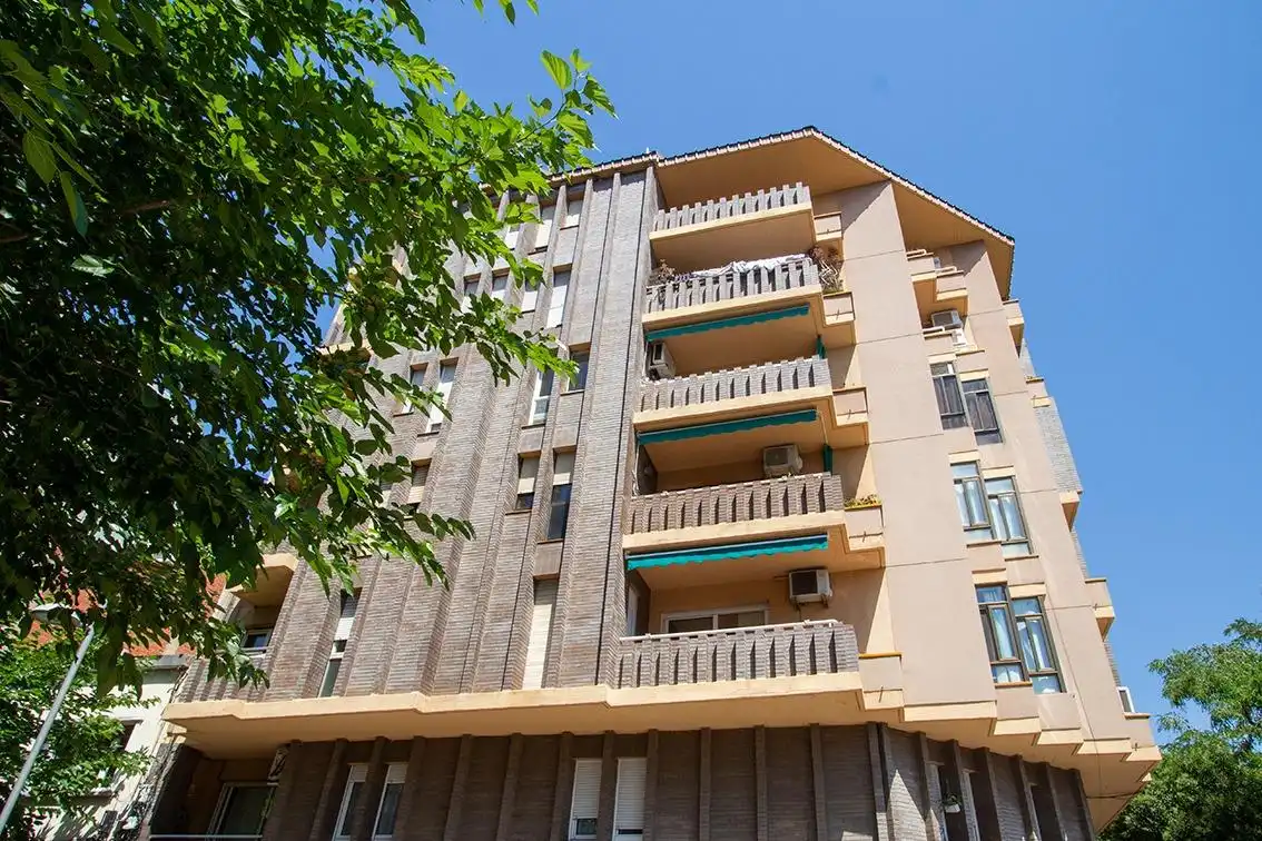 Außenansicht von Wohnung zum Verkauf in Barberà del Vallès mit Terrasse