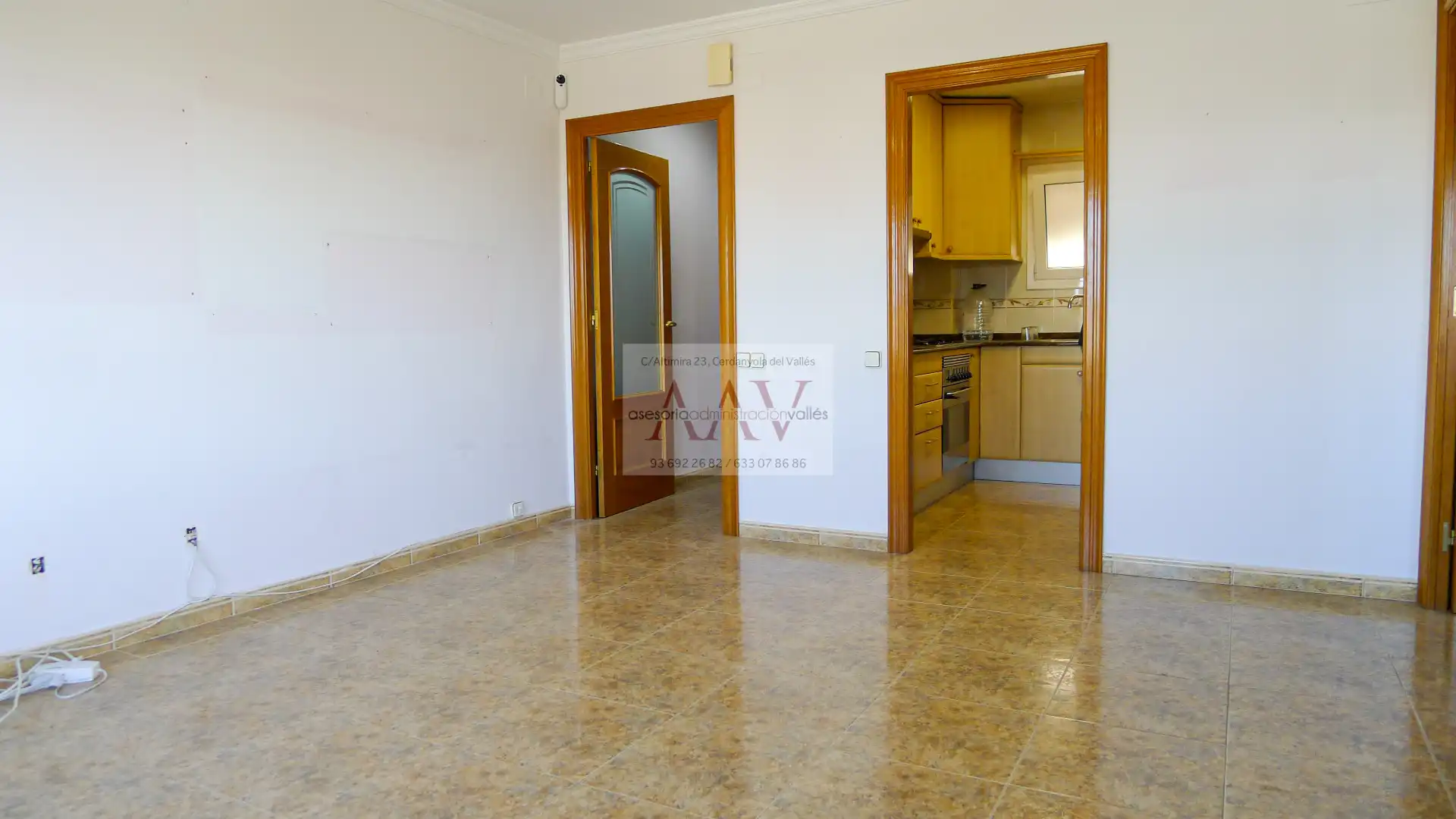 Sala de estar de Piso en venta en Cerdanyola del Vallès con Calefacción, Horno y Balcón