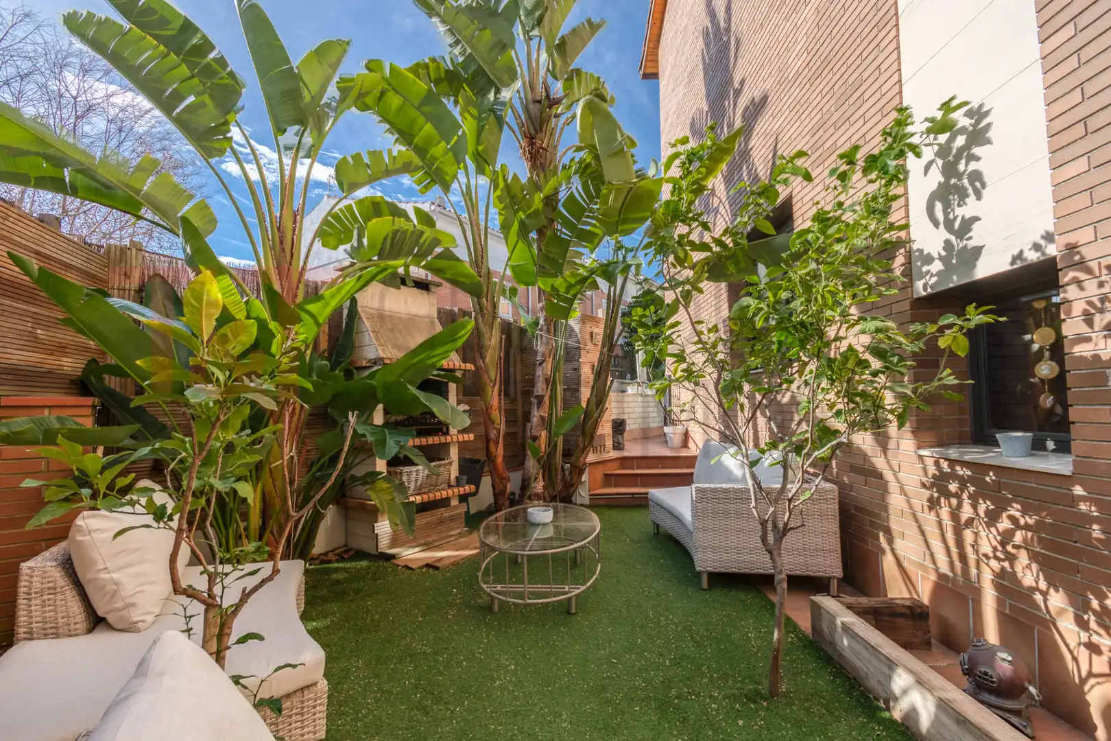 Terrasse von Einfamilien-Reihenhaus zum Verkauf in El Masnou mit Klimaanlage, Heizung und Terrasse